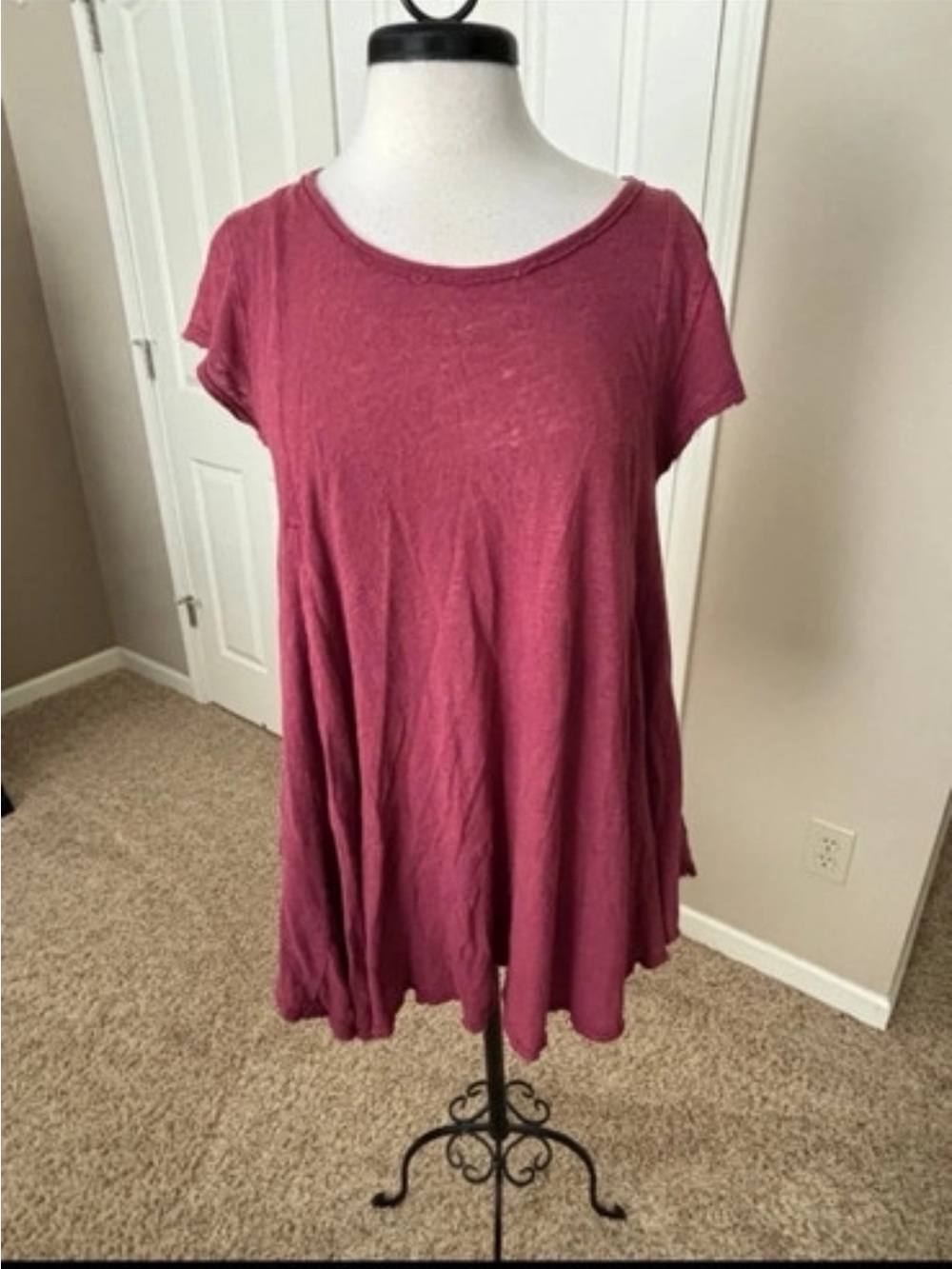 FREE PEOPLE-We The Free- swing top - size XS (oversized fit).   Raw edge hems